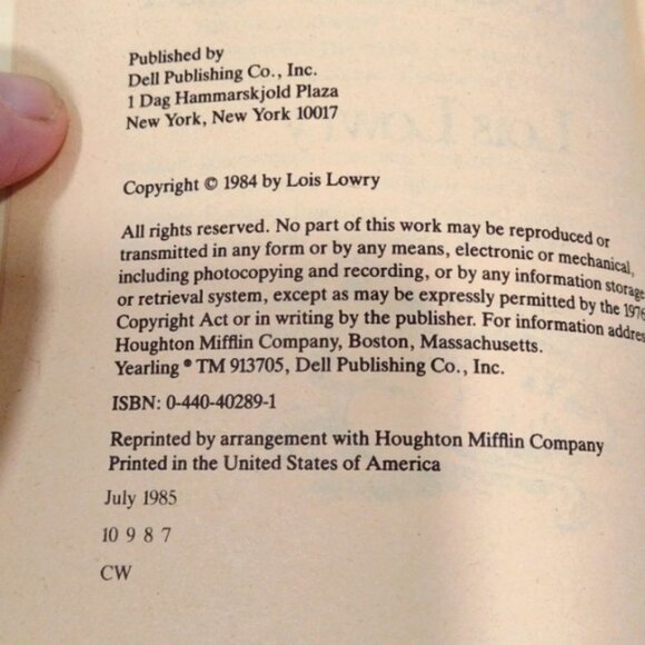 Lot of 4 Kid's Paperback Books Anastasia by Lois Lowry Dell Yearling Books 1980s - Picture 4 of 10